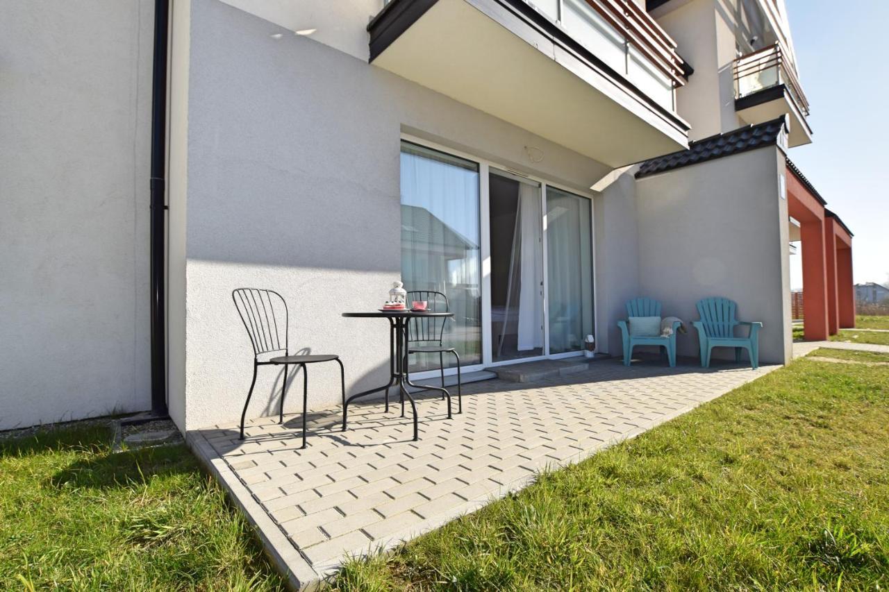 Mietowy Apartament ダルウフコ エクステリア 写真